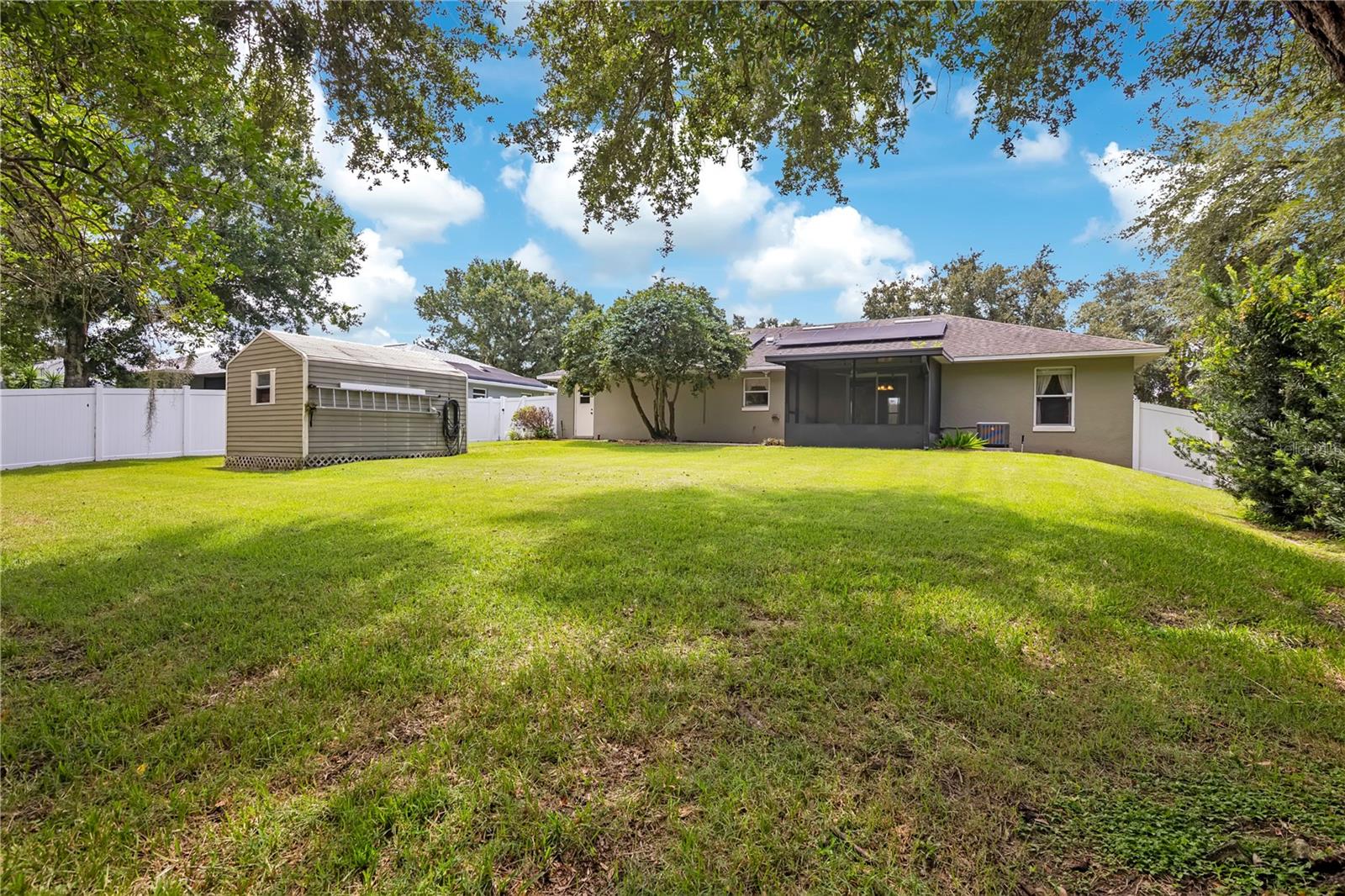 364 Cherry Tree St Property Photo 24