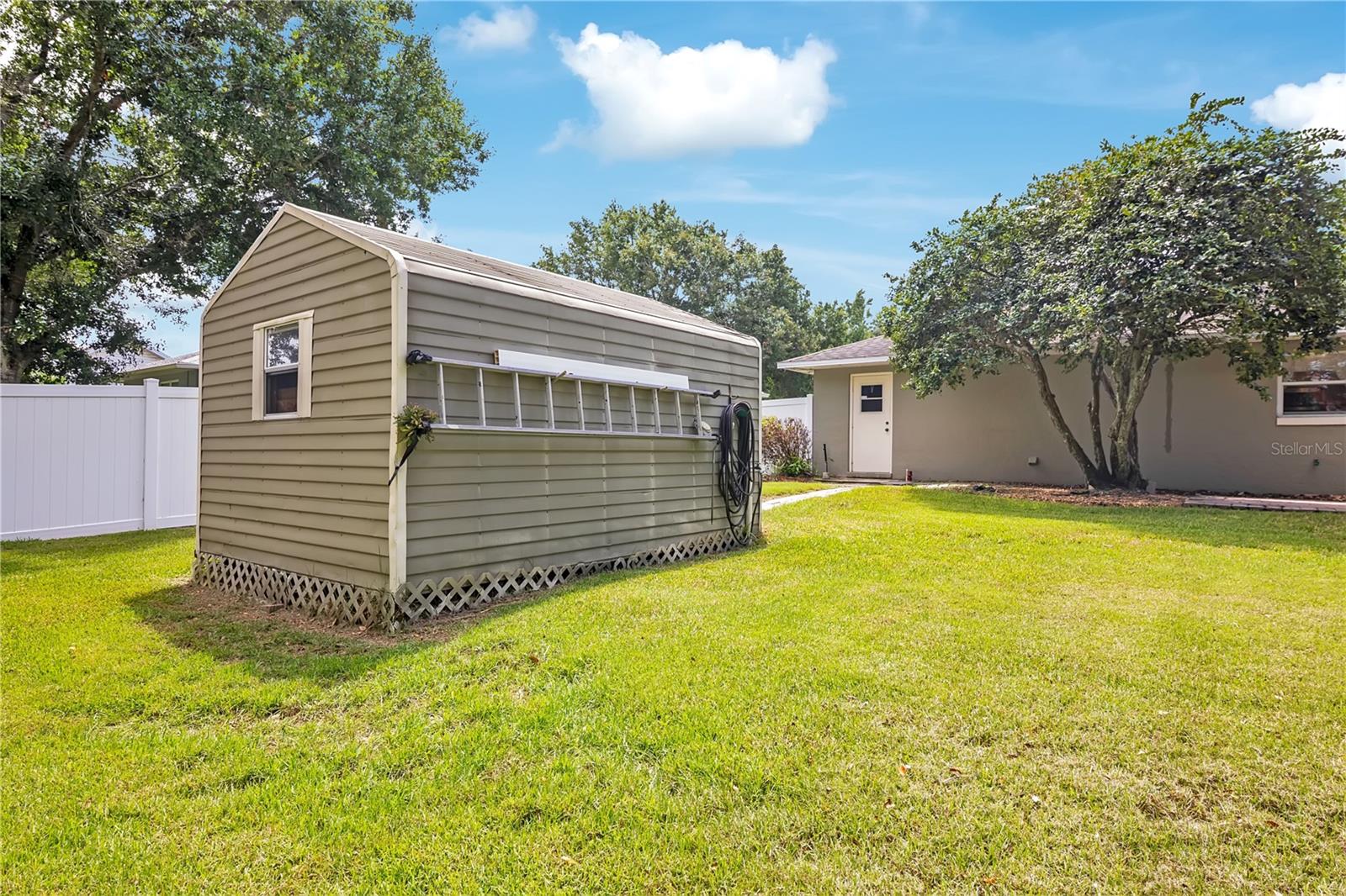364 Cherry Tree St Property Photo 25
