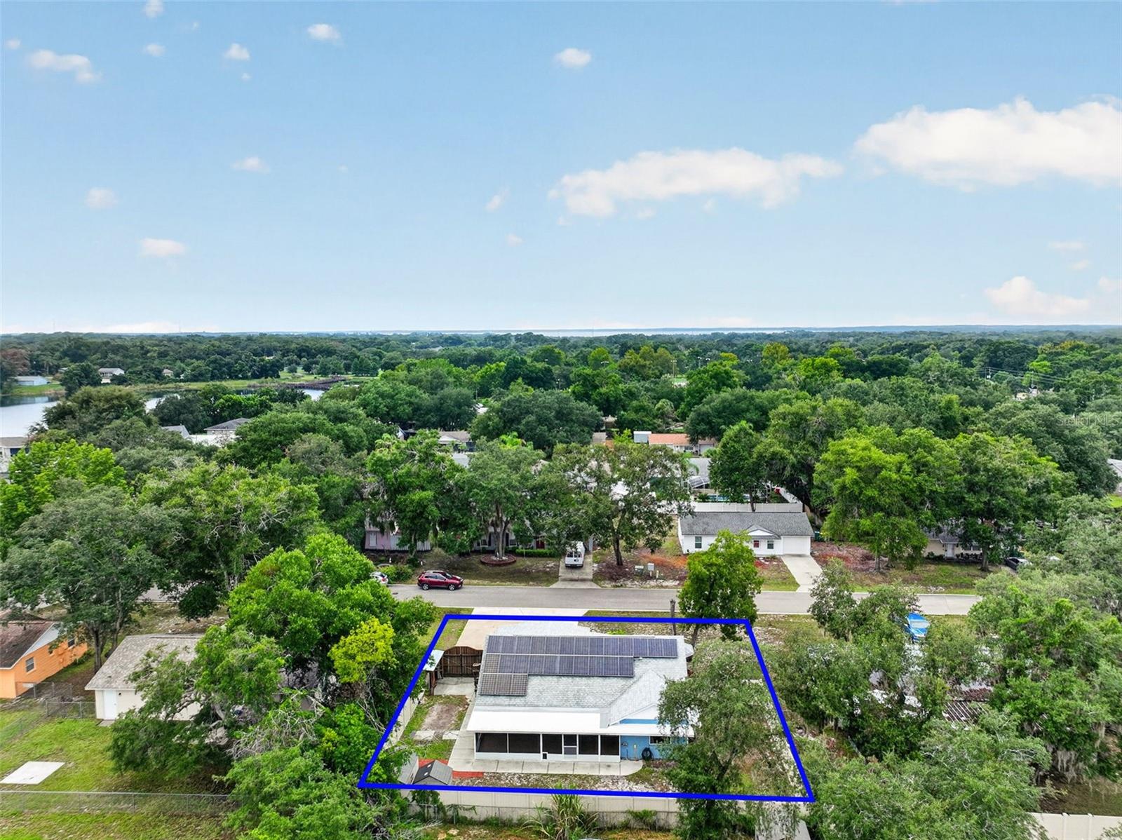 606 Cricket Hollow Ln Property Photo 4