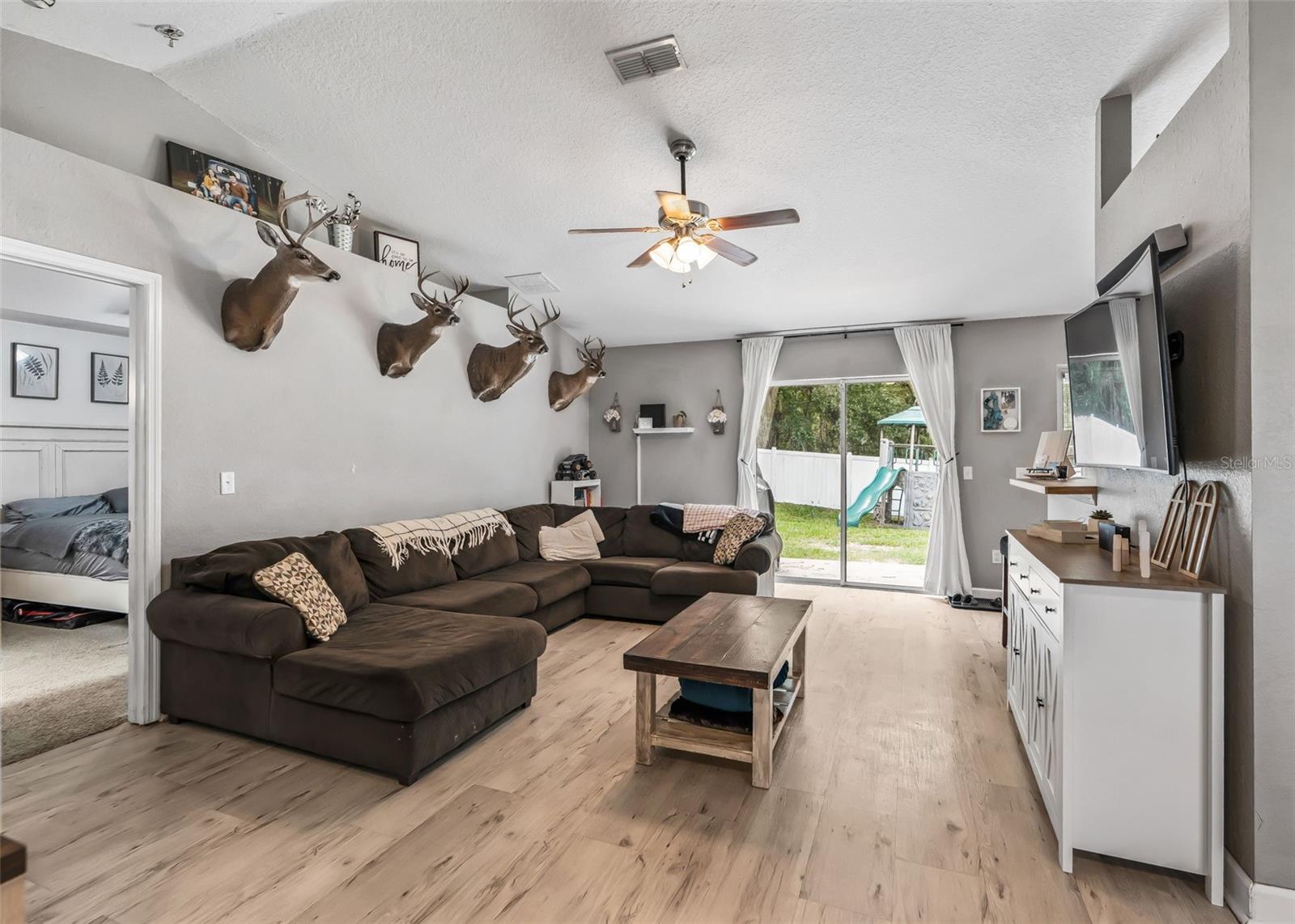 6 Hemlock Court Pass Property Photo 8