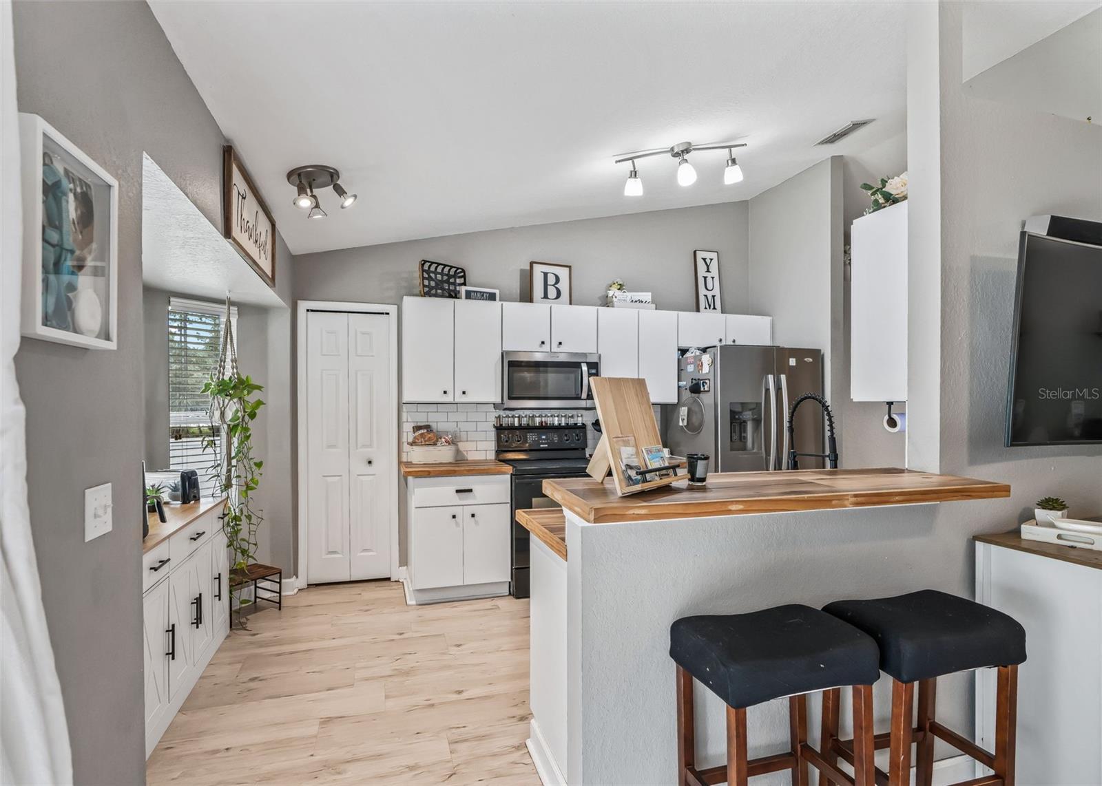 6 Hemlock Court Pass Property Photo 12