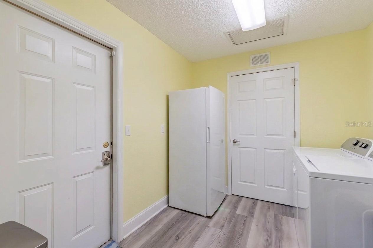 33816 Spring Dr Property Photo 9