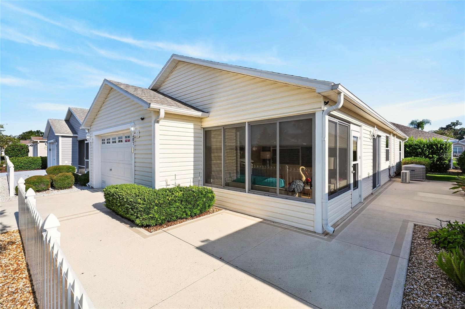 2207 Jetta Way Property Photo 3