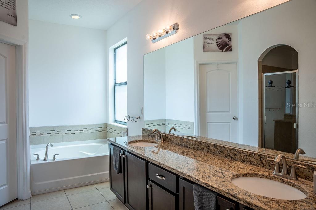 612 Silverthorn Pl Property Photo 11