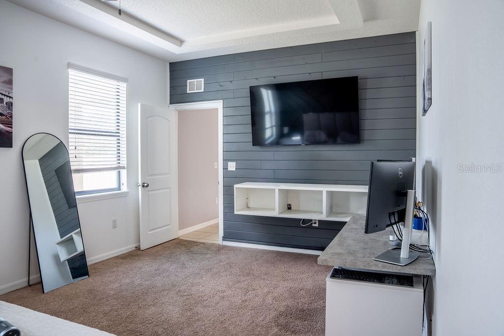 612 Silverthorn Pl Property Photo 15