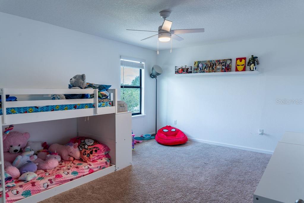 612 Silverthorn Pl Property Photo 18