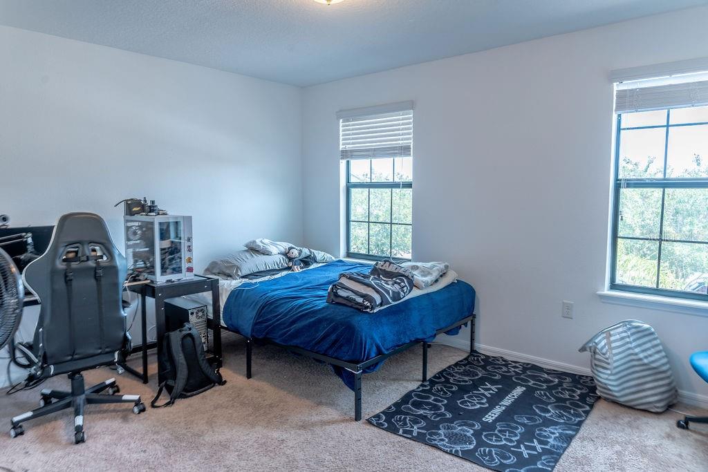 612 Silverthorn Pl Property Photo 20