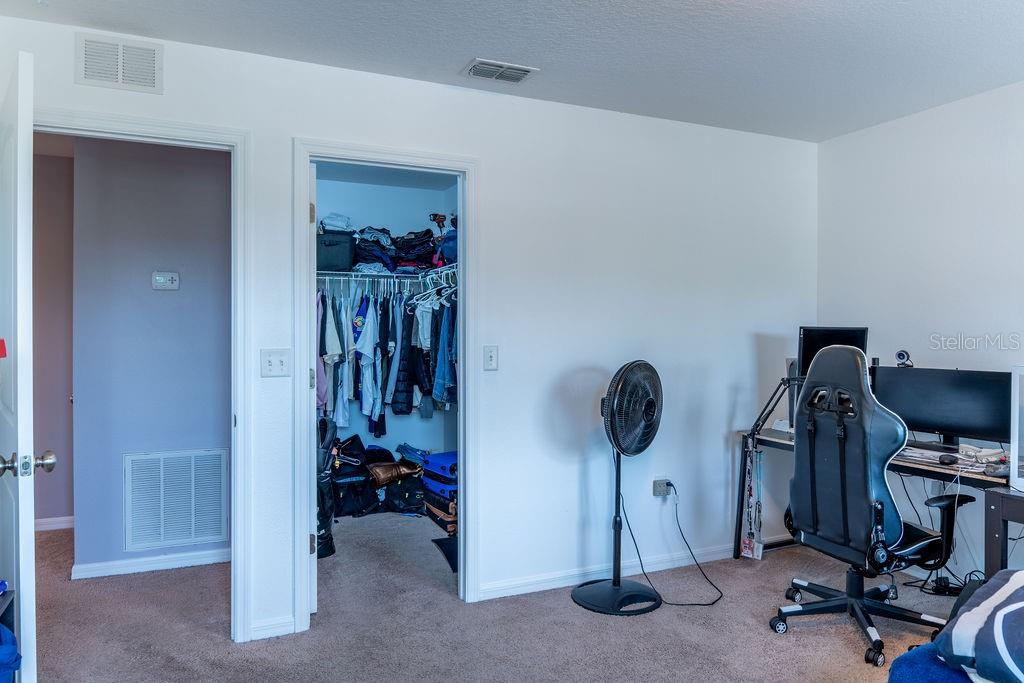 612 Silverthorn Pl Property Photo 21