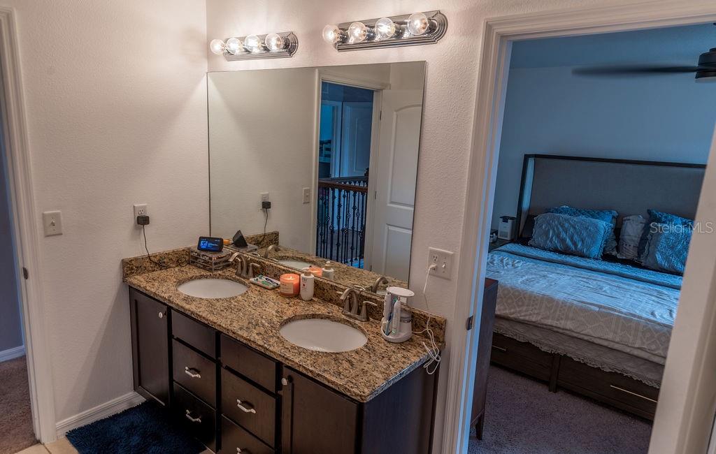 612 Silverthorn Pl Property Photo 24