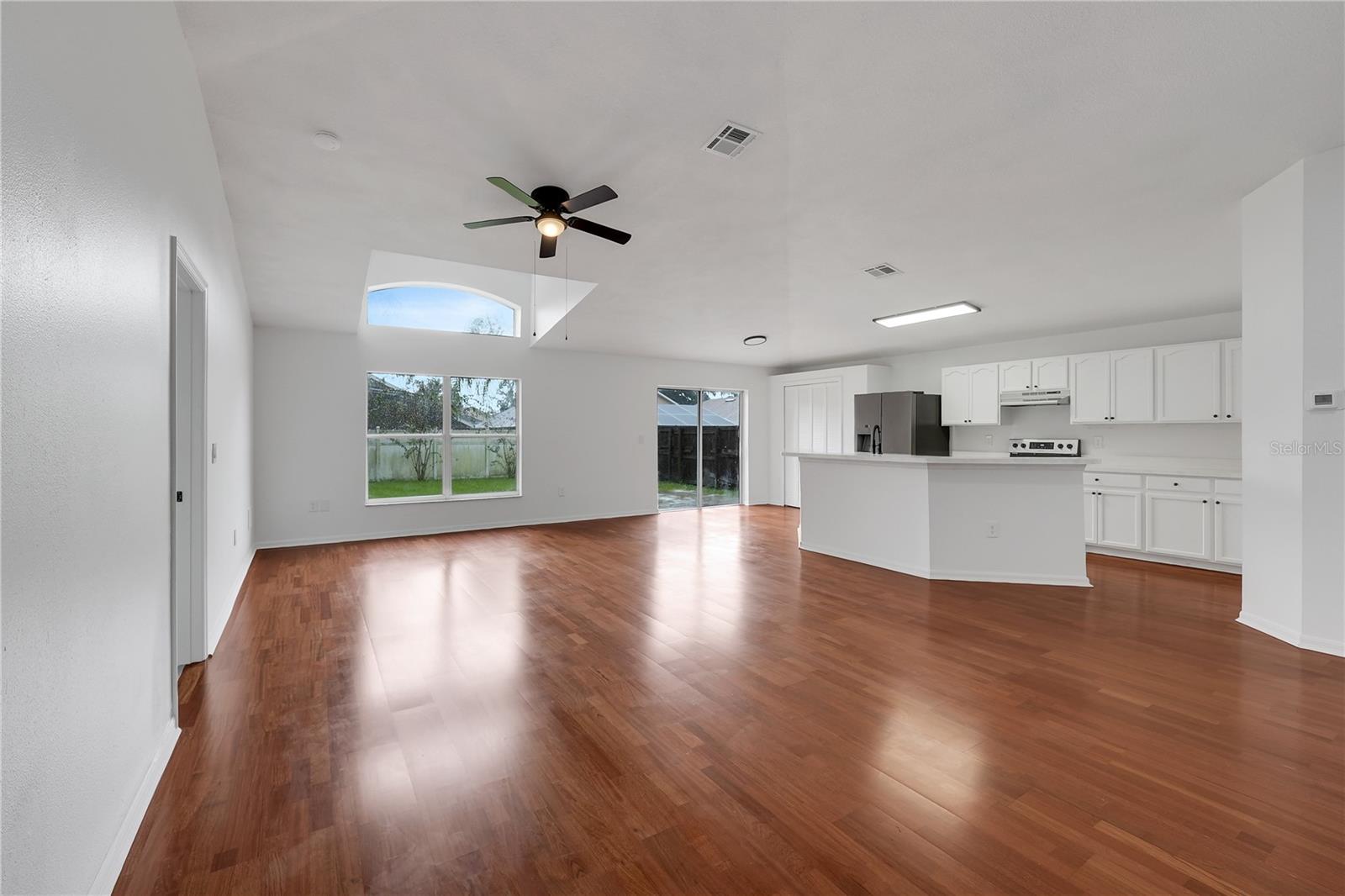 213 Verbena St Property Photo 4