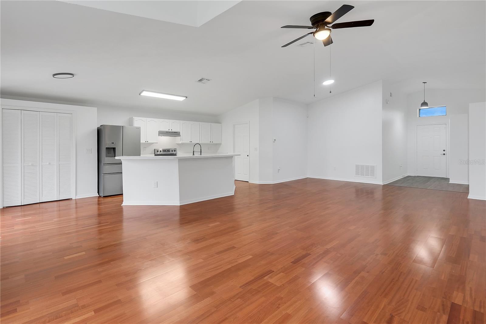 213 Verbena St Property Photo 6