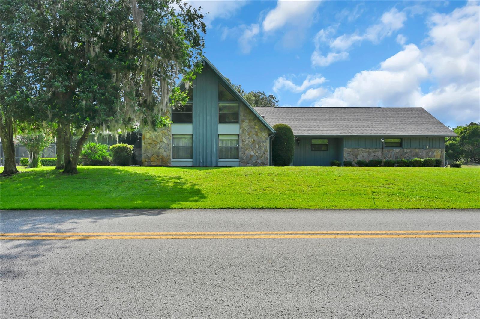 821 N Golf Course Dr Property Photo 1
