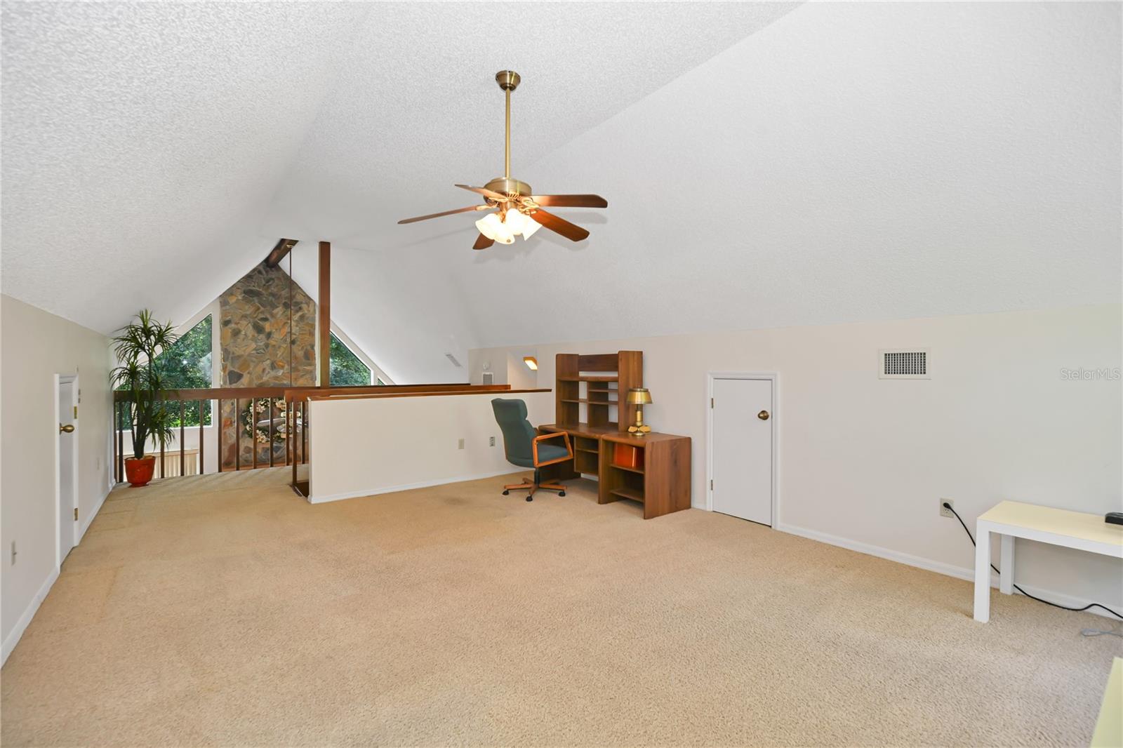 821 N Golf Course Dr Property Photo 8