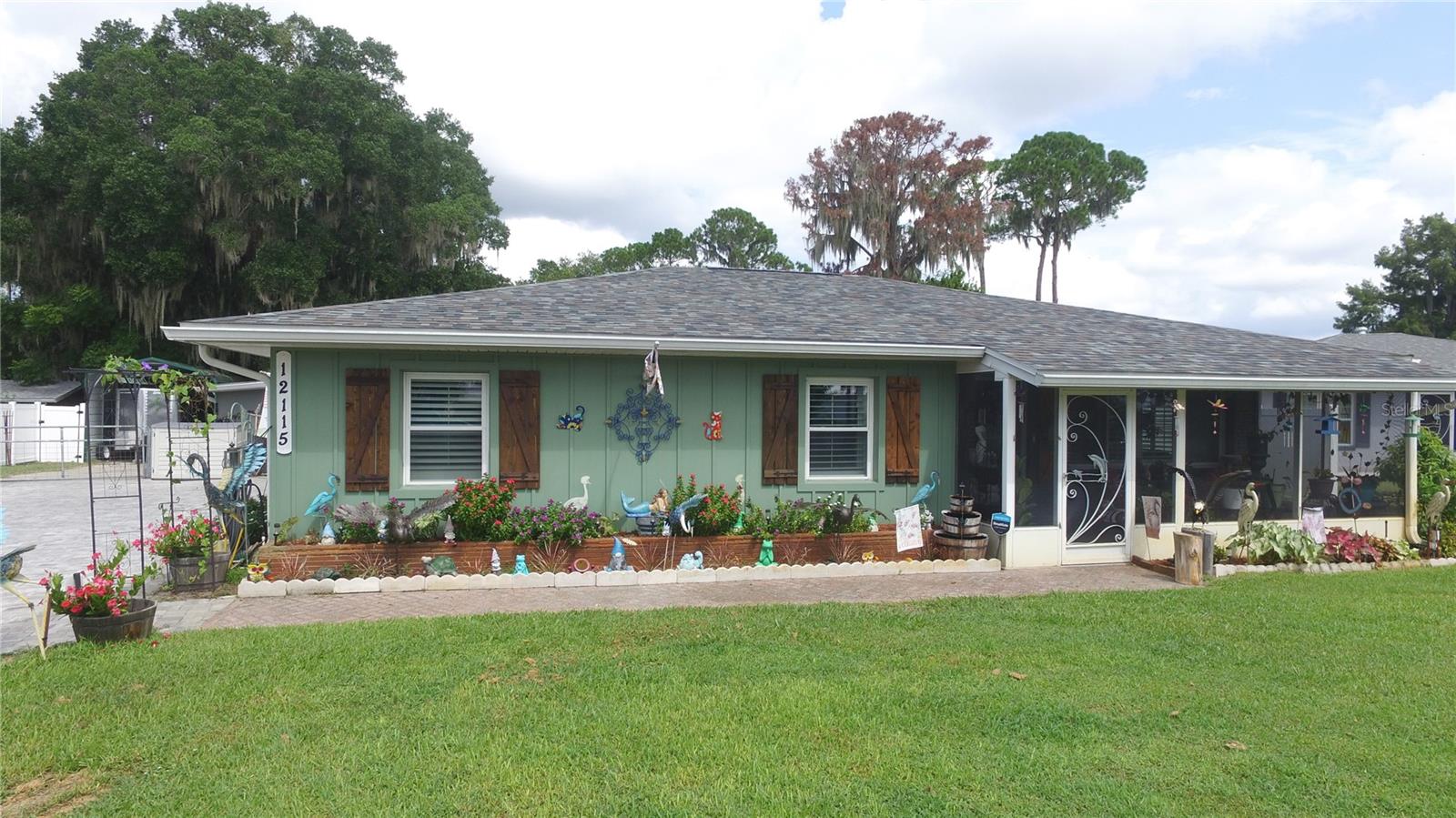 12115 Virginia Dr Property Photo 1