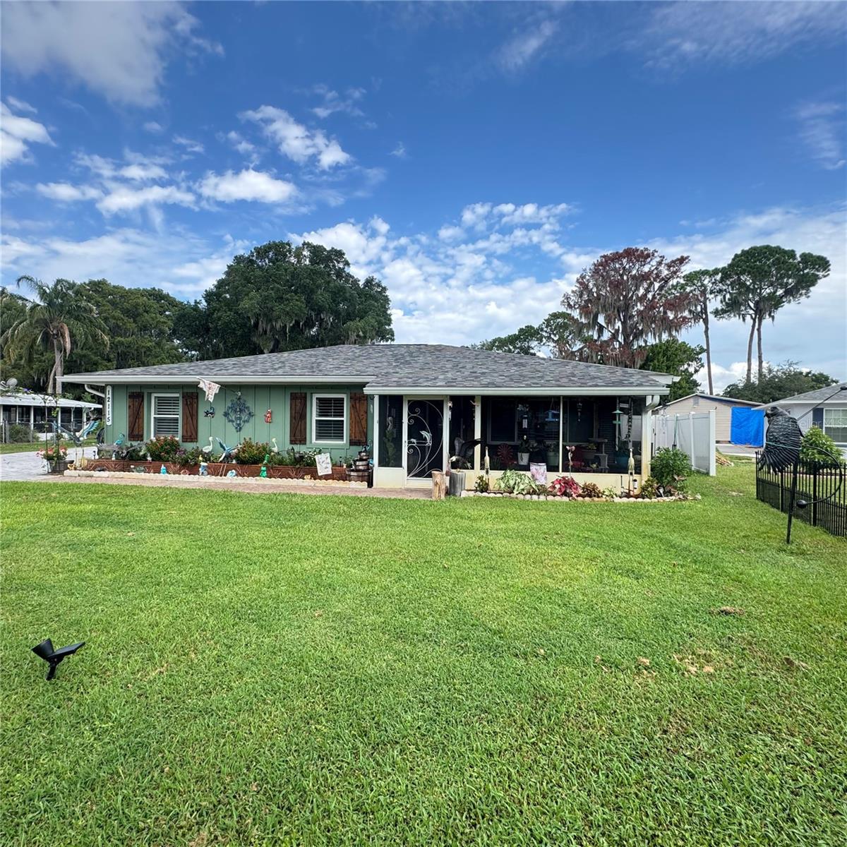 12115 Virginia Dr Property Photo 2