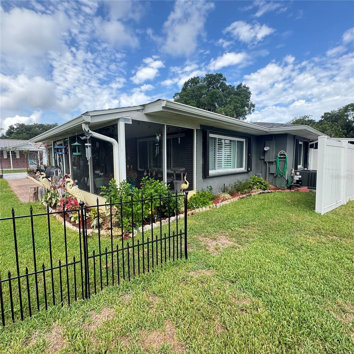 12115 Virginia Dr Property Photo 9