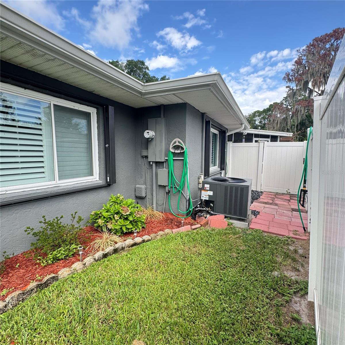 12115 Virginia Dr Property Photo 10