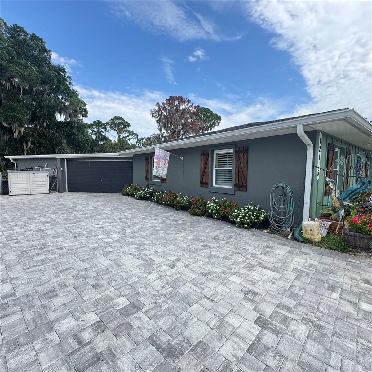 12115 Virginia Dr Property Photo 14