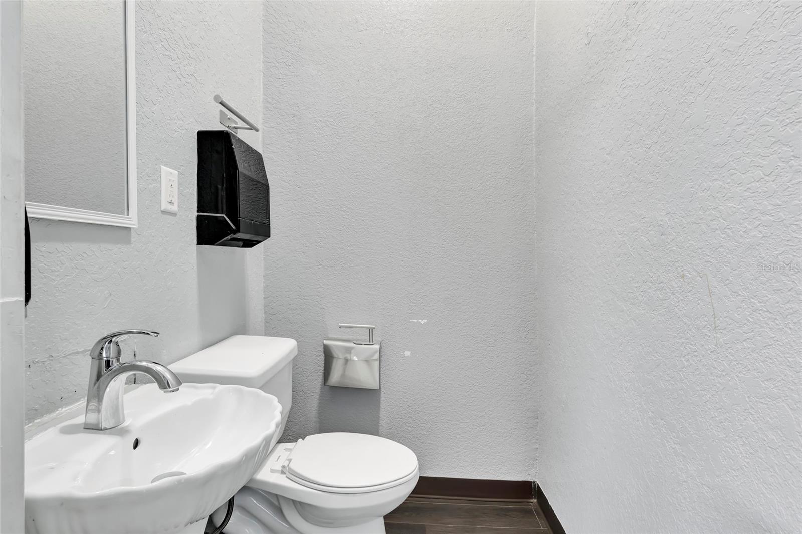 105 E Baker St Property Photo 26