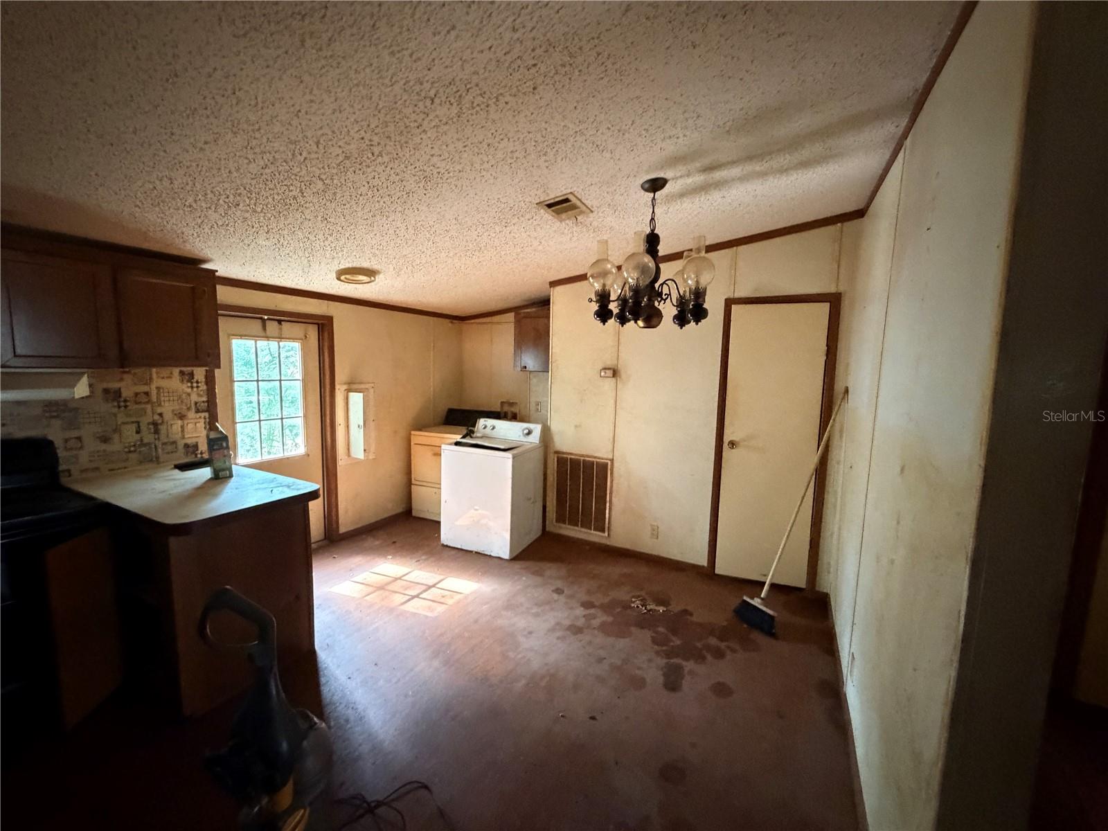 45901 Michigan Rd Property Photo 3