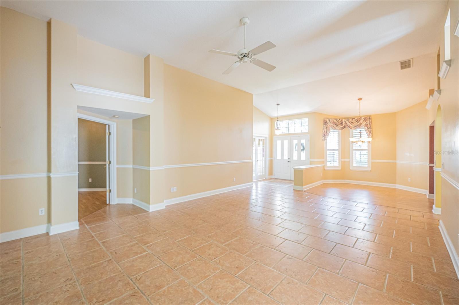 7004 Pine Hollow Dr Property Photo 6