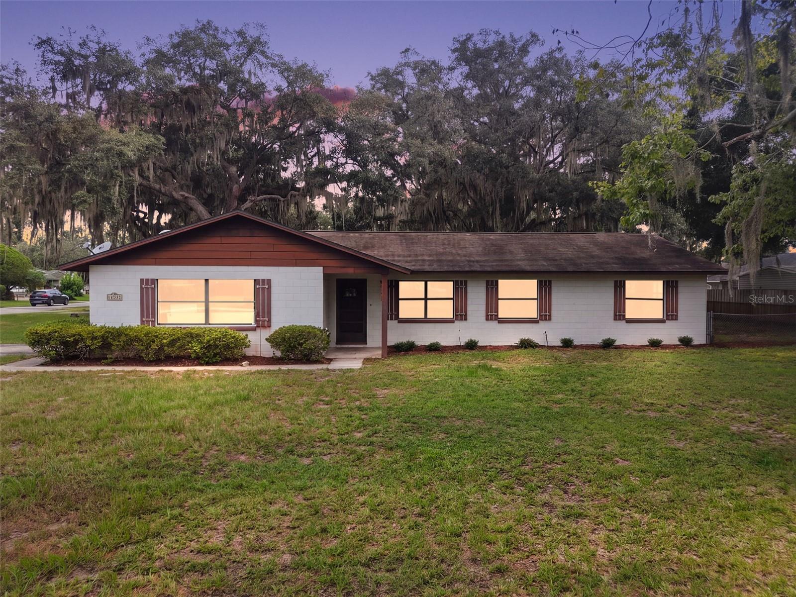 17911 Beach St Property Photo 1