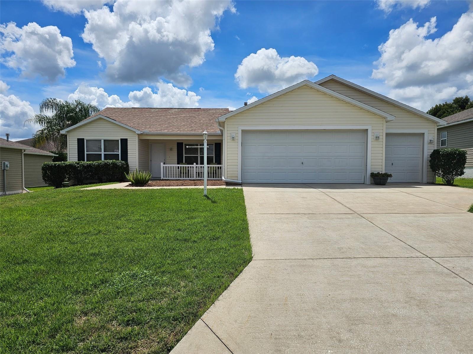 462 MEDFORD PL Property Photo 1