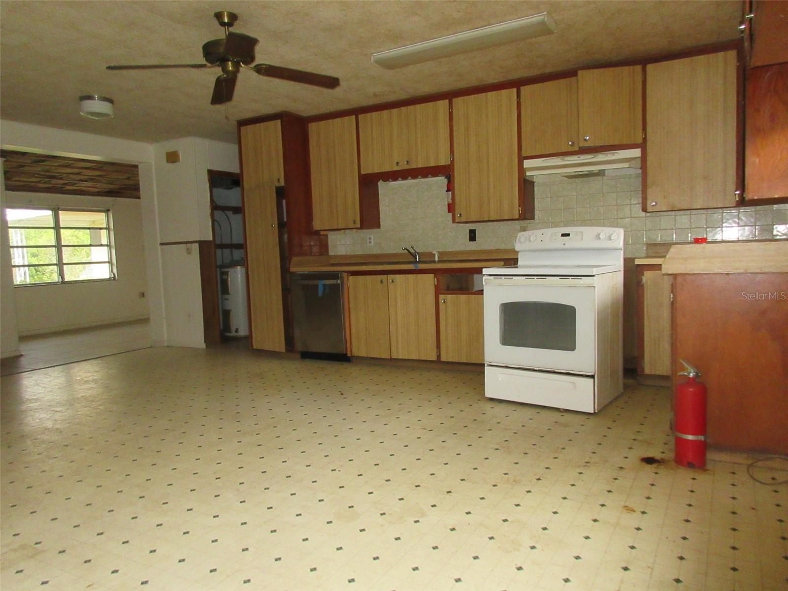 11639 Huggins St Property Photo 2
