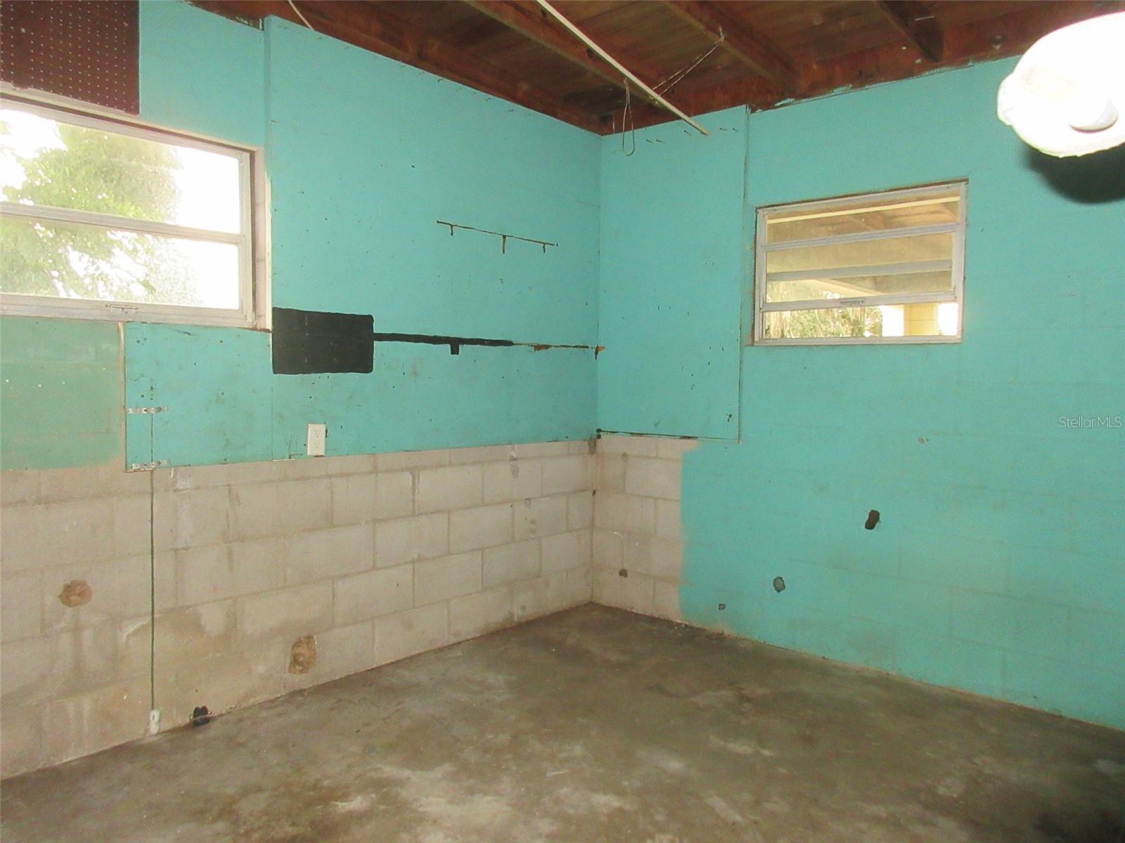 11639 Huggins St Property Photo 15