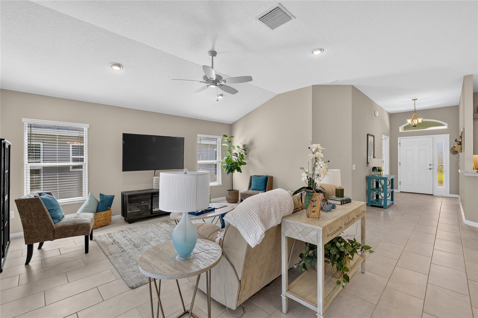 5825 Flint Loop Property Photo 13