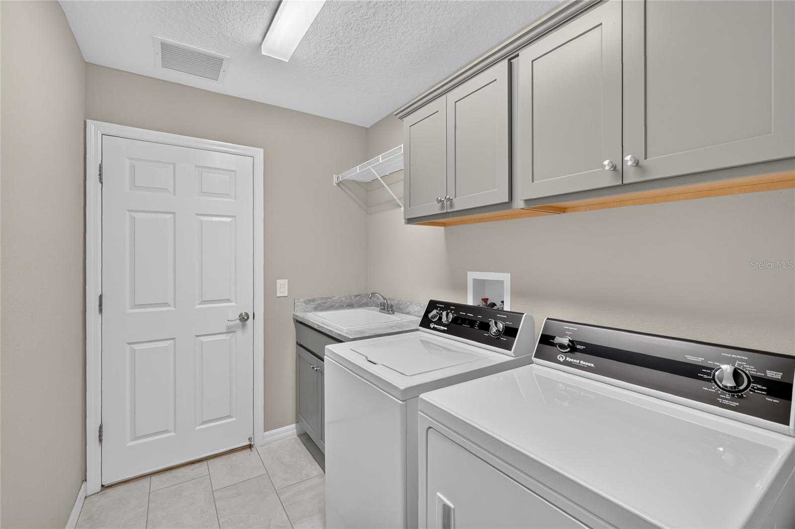 5825 Flint Loop Property Photo 35
