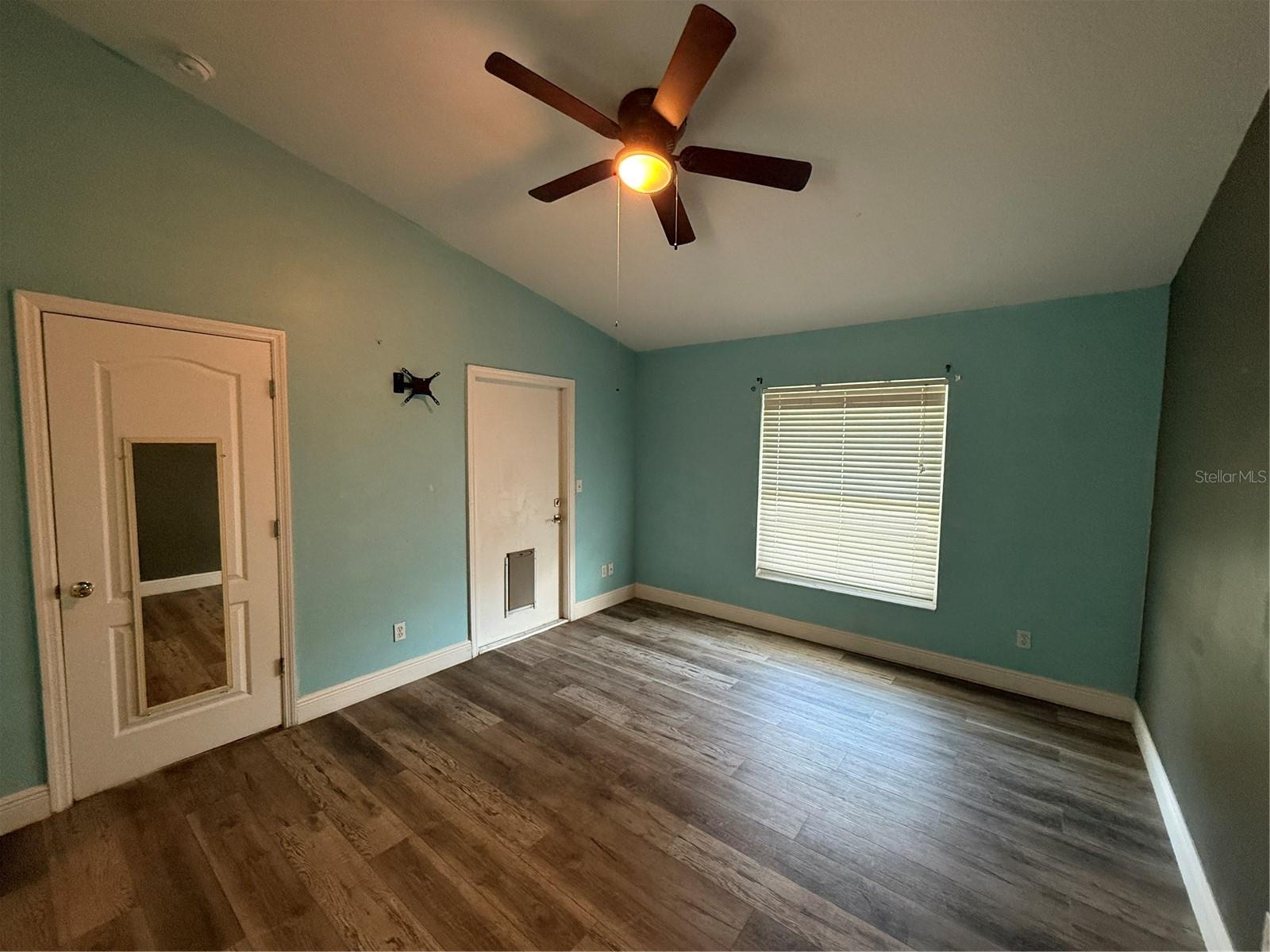 8927 Courtyard Ln Property Photo 10