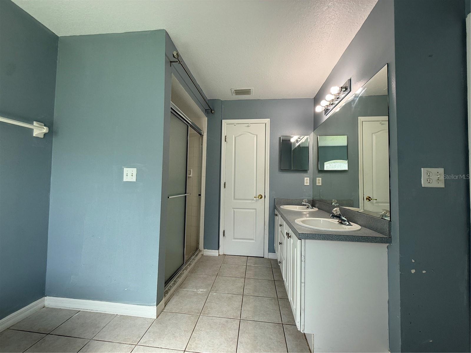 8927 Courtyard Ln Property Photo 12