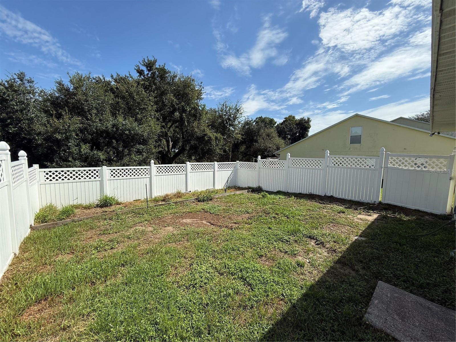 8927 Courtyard Ln Property Photo 21