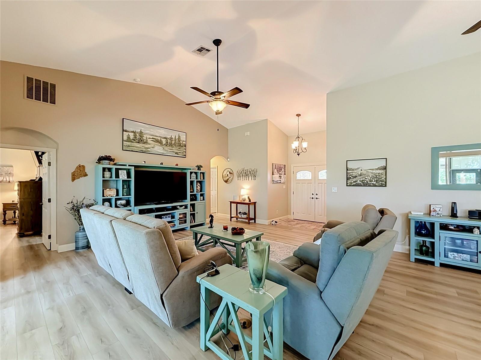 25543 Maurepas Ln Property Photo 8