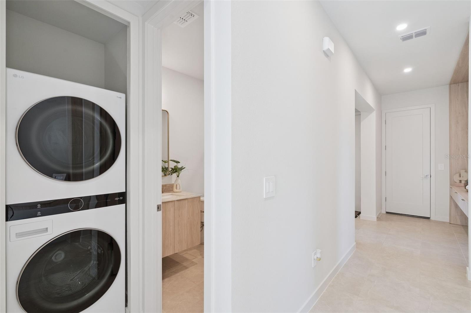 419 Skyfield Ct Property Photo 13