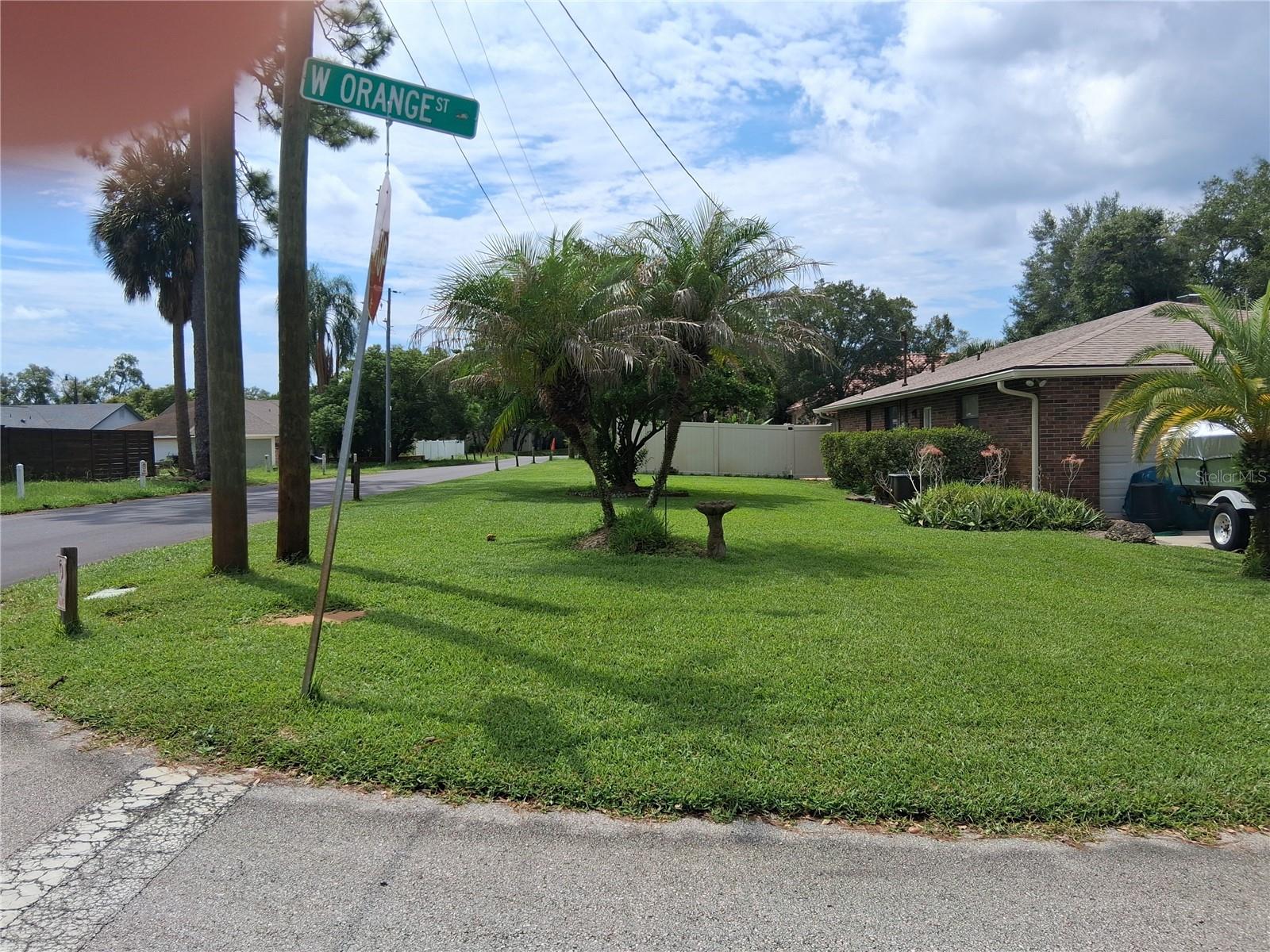 400 W Orange St Property Photo 3