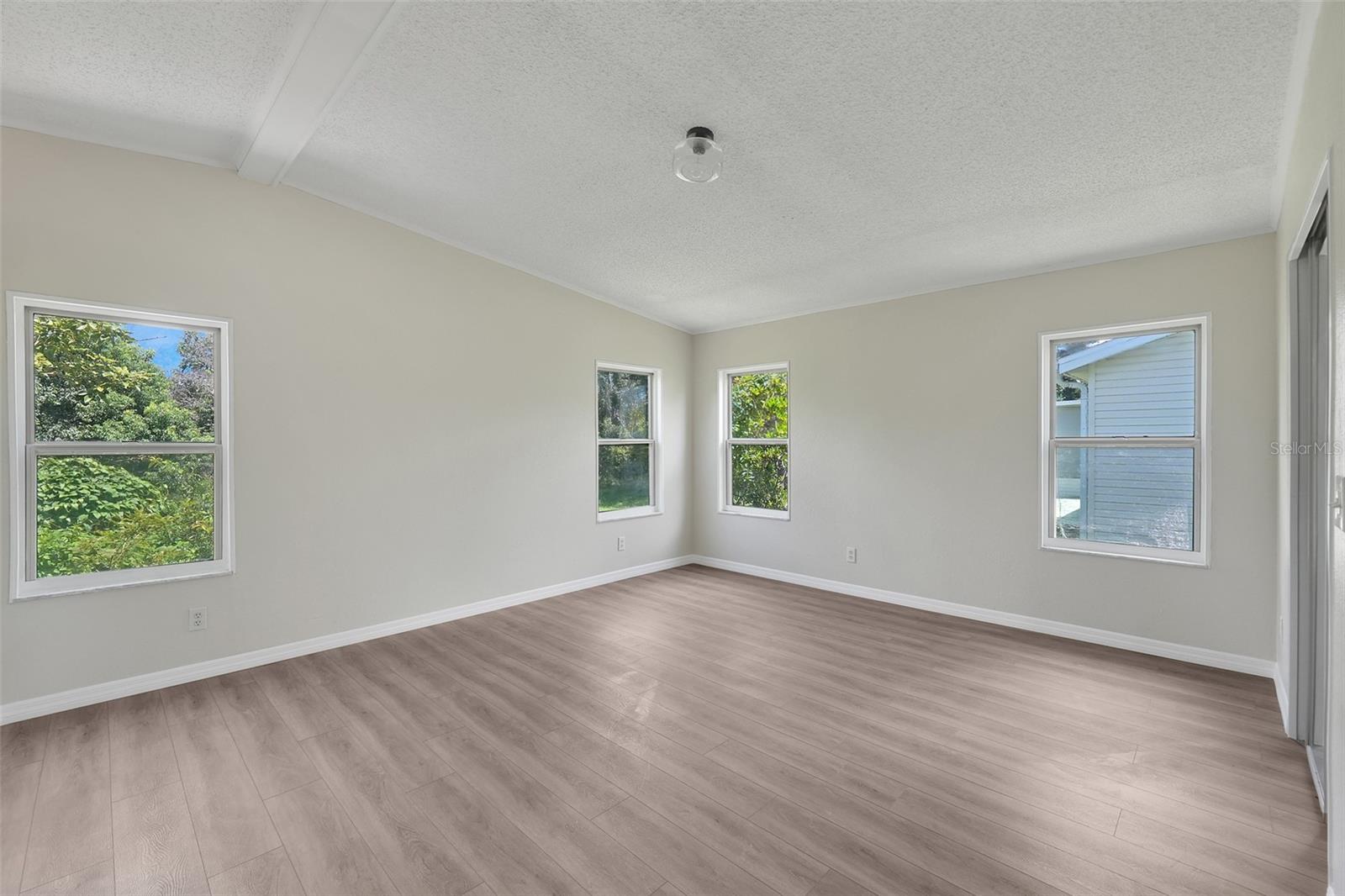 5047 El Destino Dr Property Photo 18