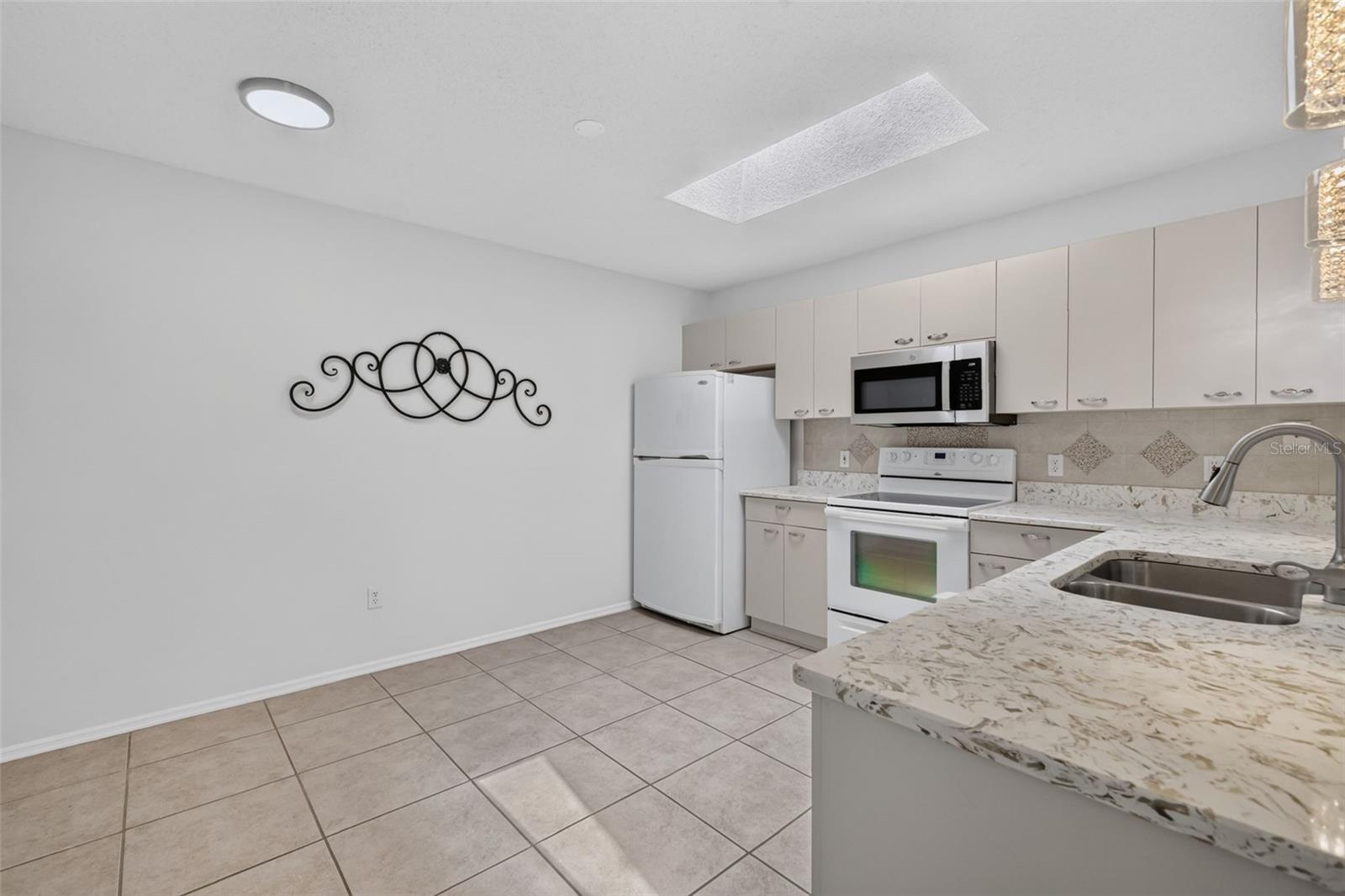 1606 Campos Dr Property Photo 8