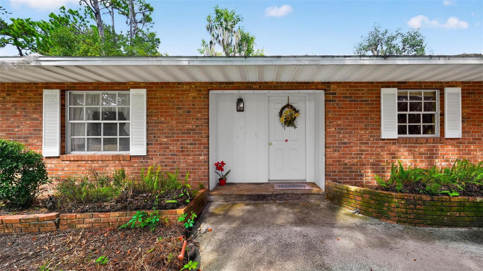 16529 Orange Ave Property Photo 4