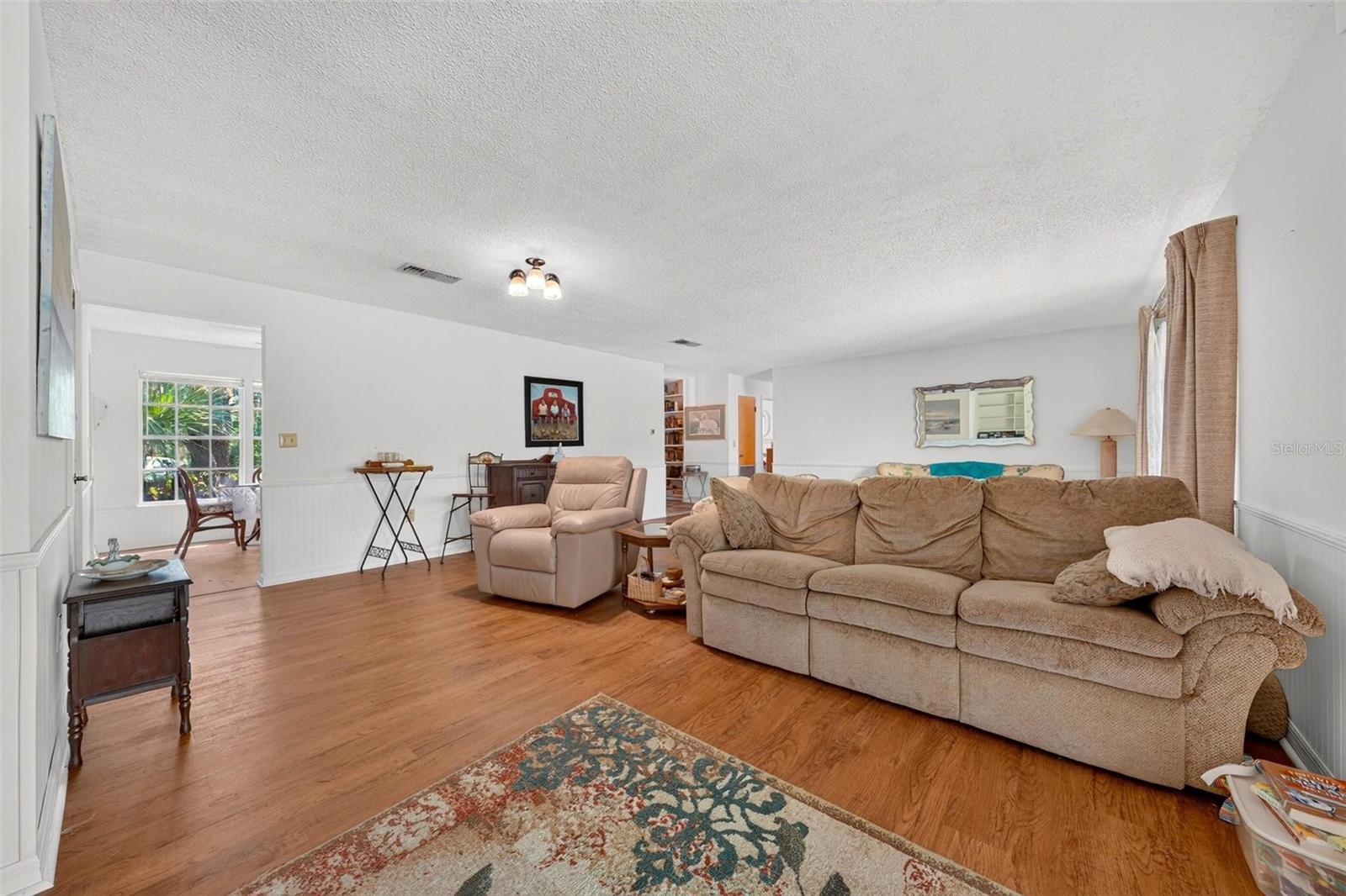 16529 Orange Ave Property Photo 8
