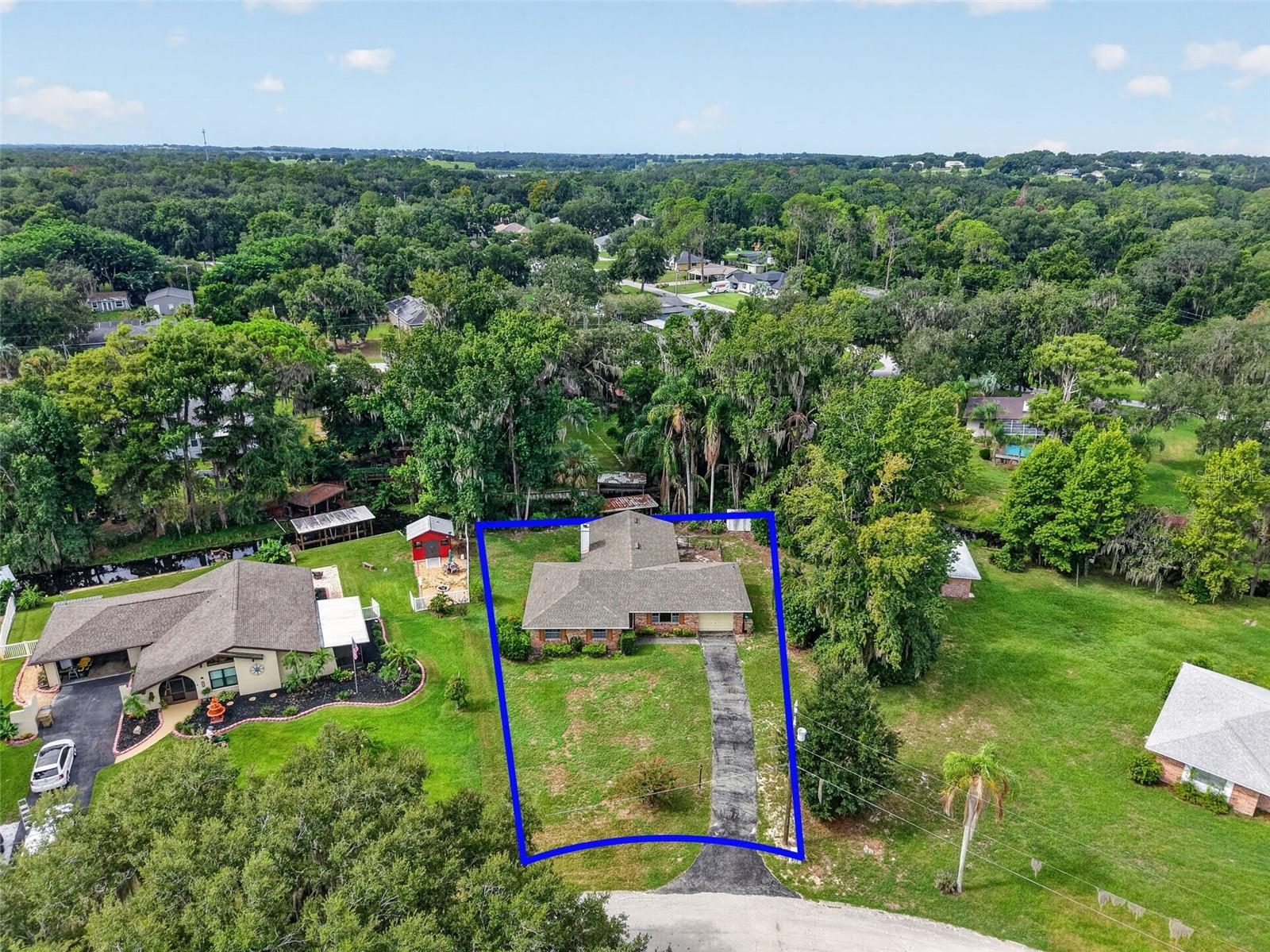 8050 Spring Dr Property Photo 3