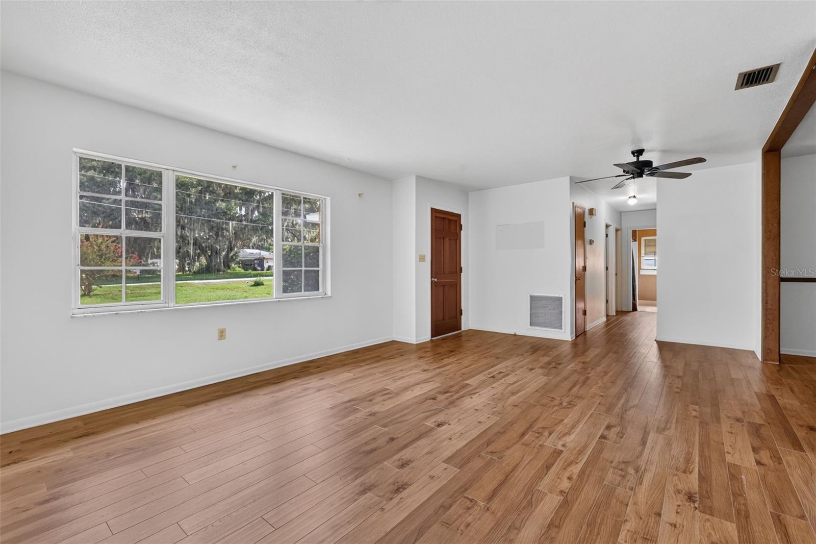 8050 Spring Dr Property Photo 10