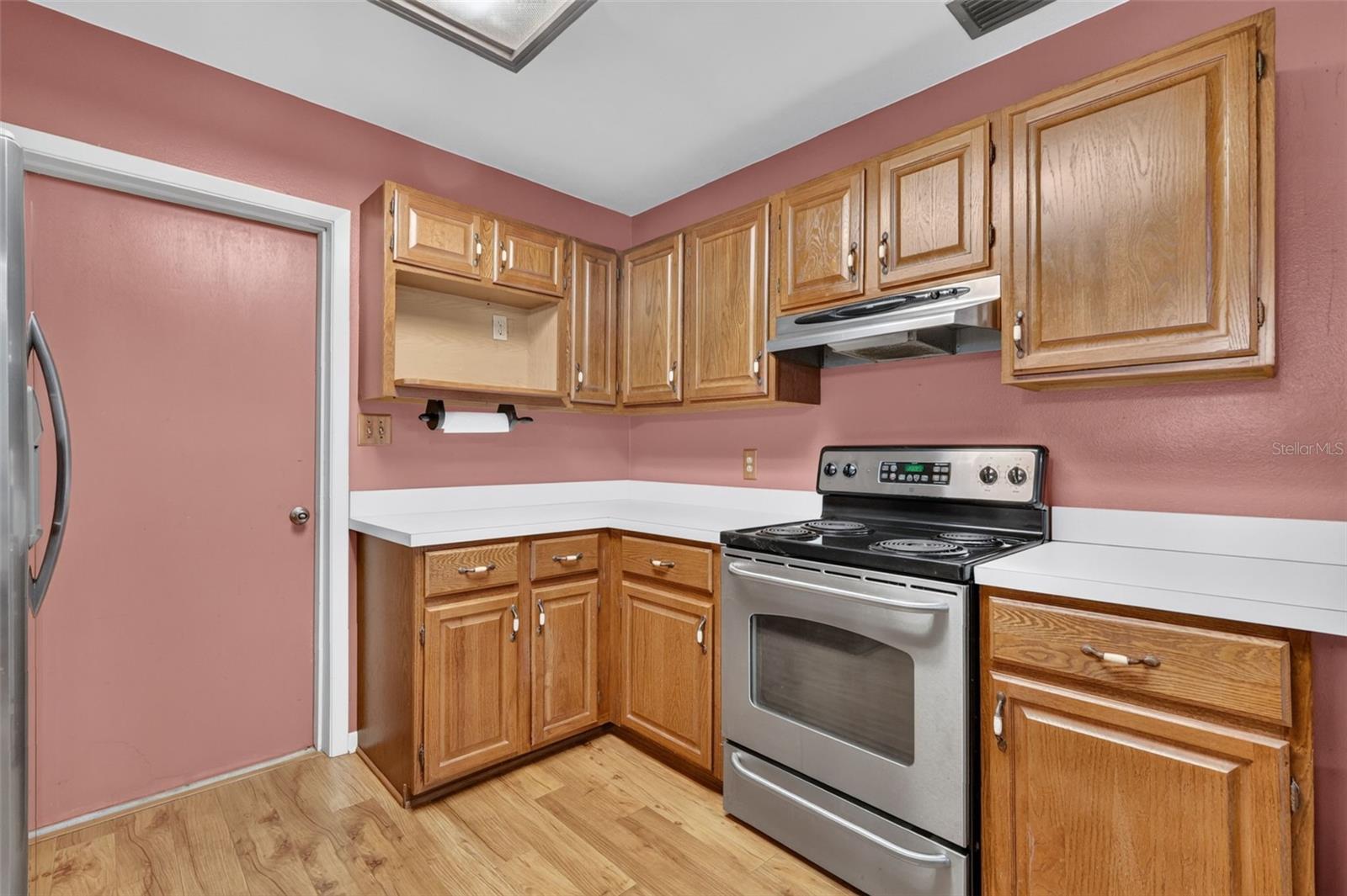 8050 Spring Dr Property Photo 14