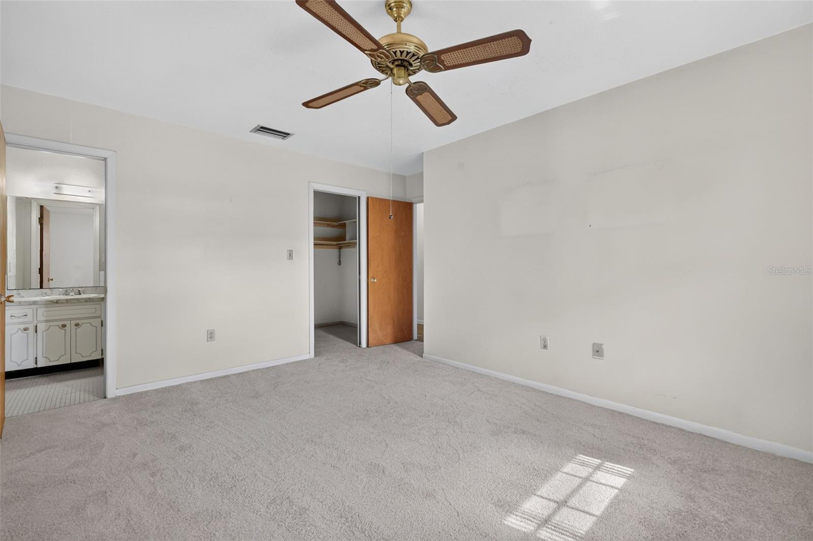 8050 Spring Dr Property Photo 26