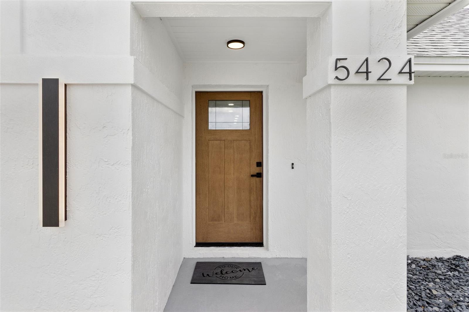 5424 Loma Vista Dr E Property Photo 3