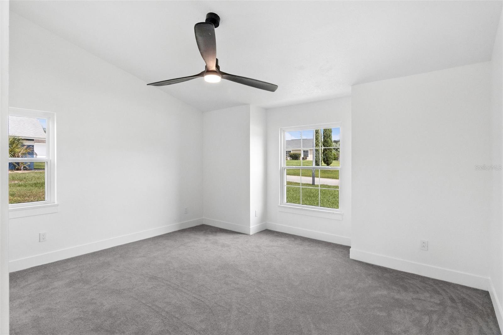 5424 Loma Vista Dr E Property Photo 16