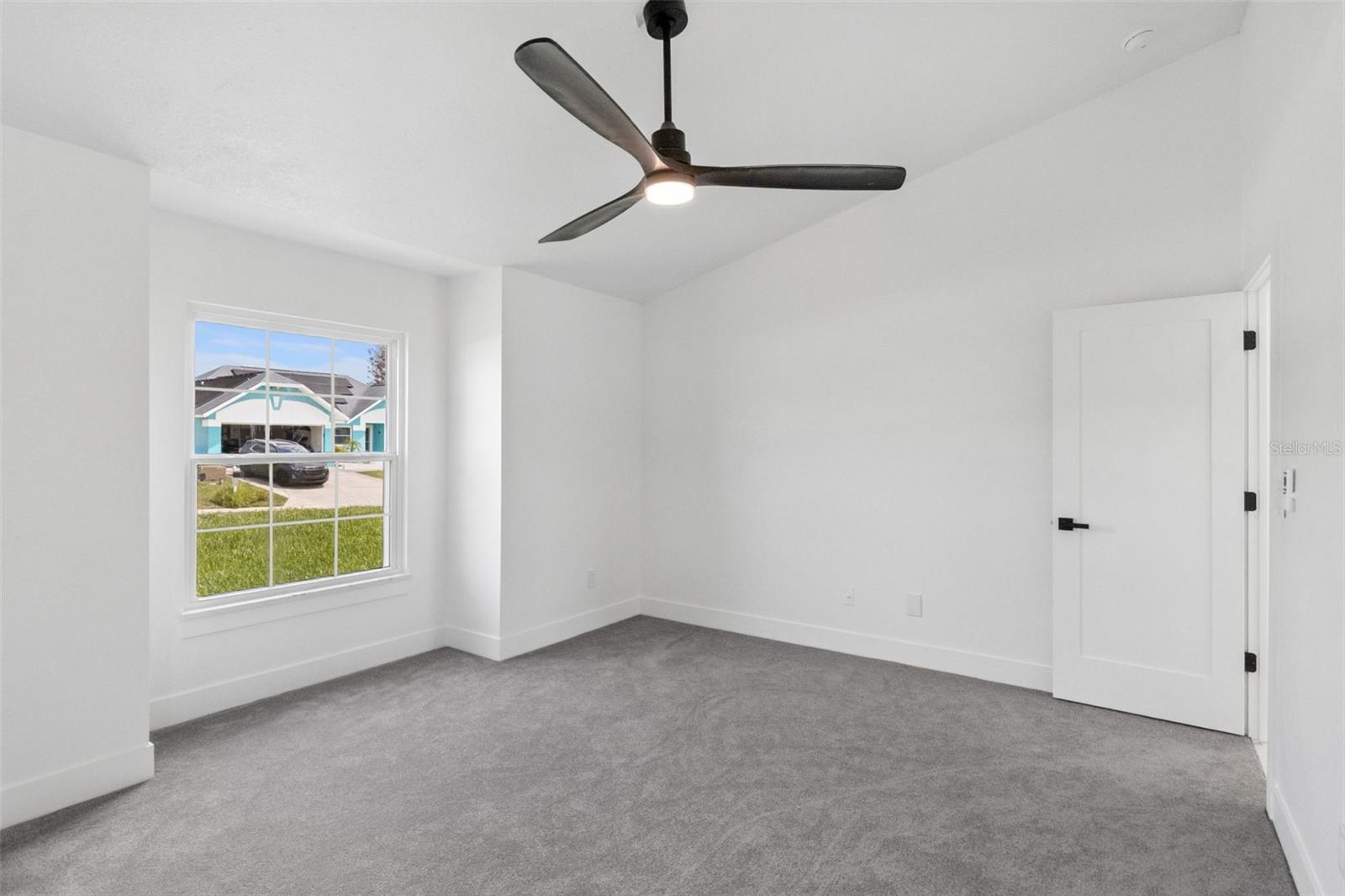 5424 Loma Vista Dr E Property Photo 17