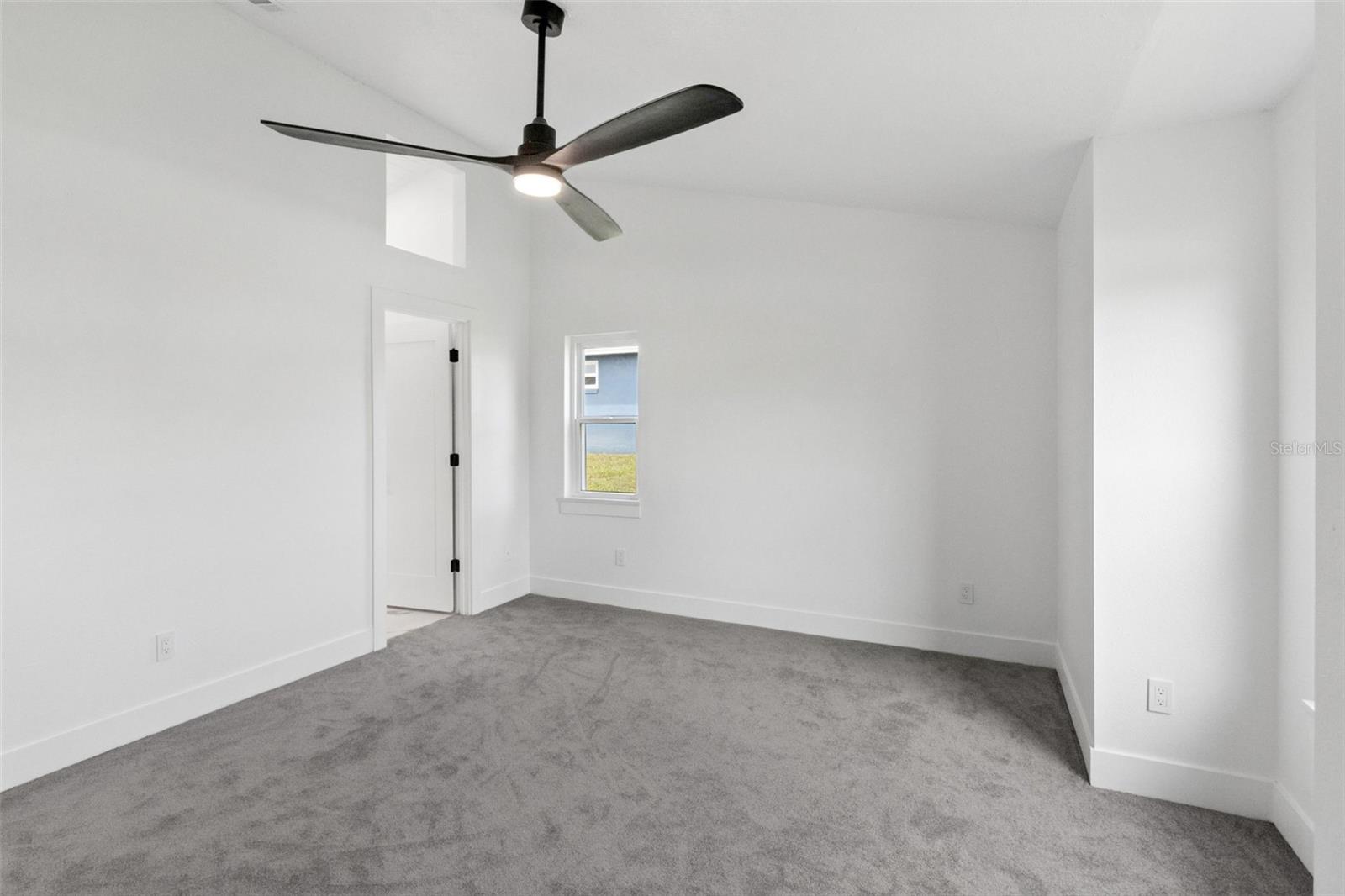 5424 Loma Vista Dr E Property Photo 18