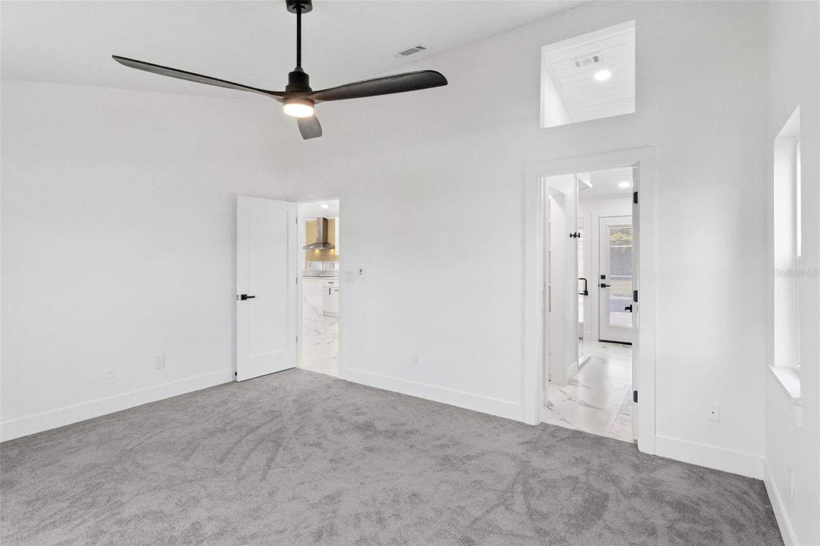 5424 Loma Vista Dr E Property Photo 19